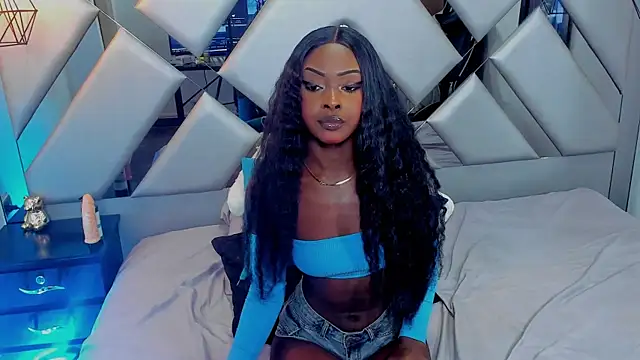 Nahomi-Hill online show from 03-17-25, 12:32