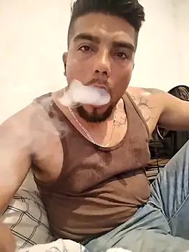 Snapshot of alfredyy55 chatting on 09-21-25, 01:33 alfredyy55 online show from 09-21-25, 01:33