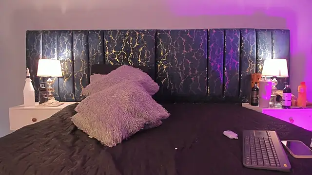 Sophia Lemos online show from 11-29-25, 02:06