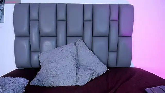 Sophia Lemos online show from 03-22-25, 01:41