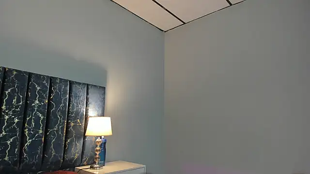 Sophia Lemos online show from 10-23-25, 01:54