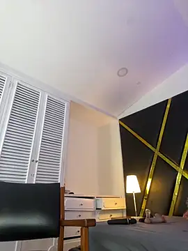 Adel Nesbiit online show from 04-15-26, 07:58