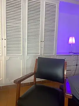 Adel Nesbiit online show from 05-06-26, 07:51