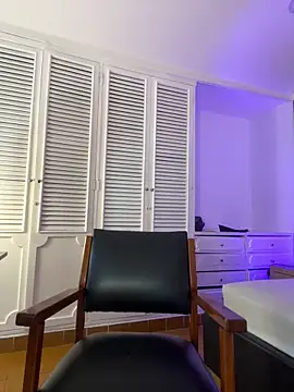 Adel Nesbiit online show from 04-18-26, 07:40