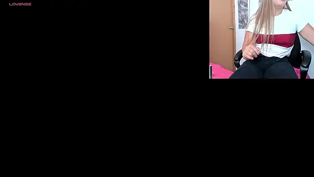 Snapshot of SofiaJoness_ chatting on 10-29-25, 07:57 SofiaJoness  online show from 10-29-25, 07:57