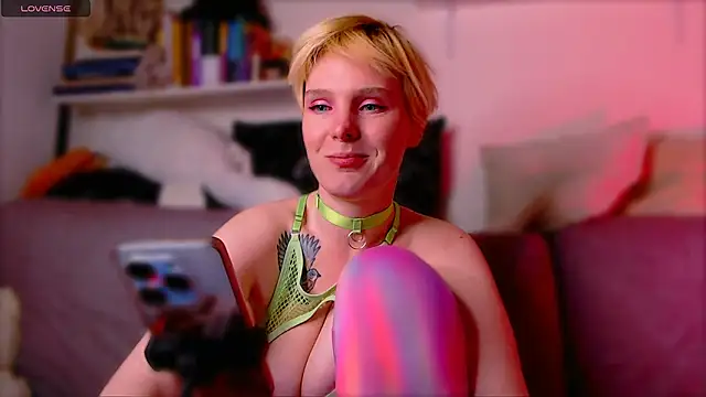 MissSeverina online show from 10-15-25, 03:53