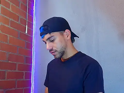 Leandro valenzuela online show from 11-11-25, 03:51