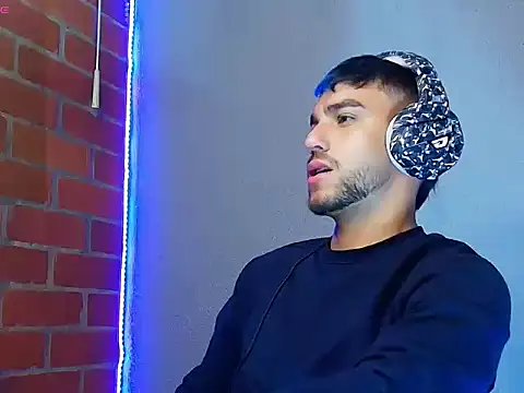 Leandro valenzuela online show from 11-17-25, 07:45