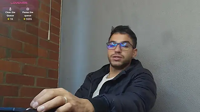 Leandro valenzuela online show from 04-15-26, 01:48