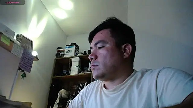 Snapshot of Jhonatan_Morales_S chatting on 05-21-26, 09:23 Jhonatan Morales S online show from 05-21-26, 09:23