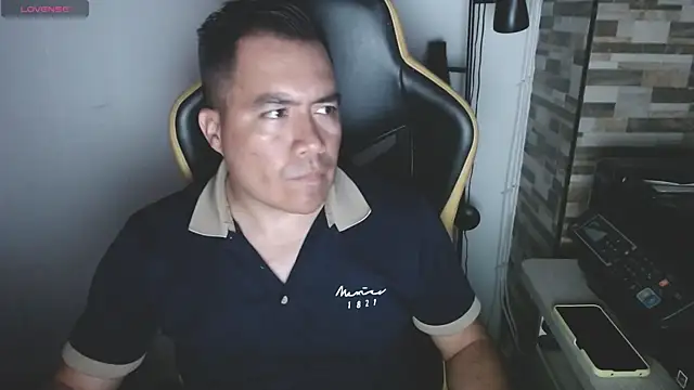 Snapshot of Jhonatan_Morales_S chatting on 04-04-26, 11:33 Jhonatan Morales S online show from 04-04-26, 11:33
