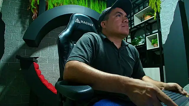 Jhonatan Morales S online show from 01-12-25, 01:32