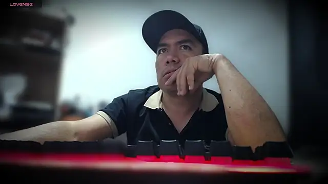 Jhonatan Morales S online show from 11-29-25, 03:06