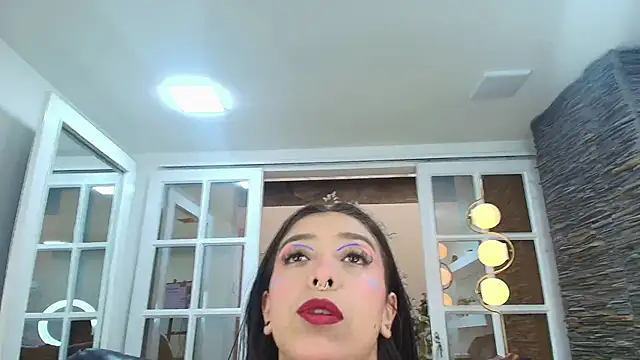 miss collins online show from 11-04-25, 06:33