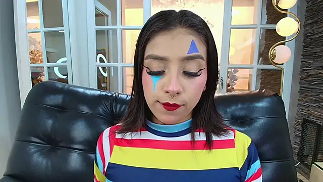 miss collins online show from 12-04-25, 05:45