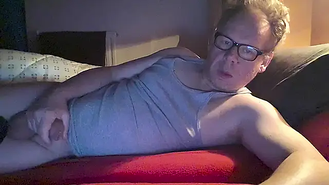 kinkyslet8 online show from 12-22-25, 08:14