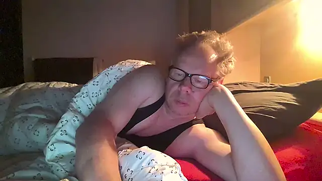 kinkyslet8 online show from 09-29-25, 04:52