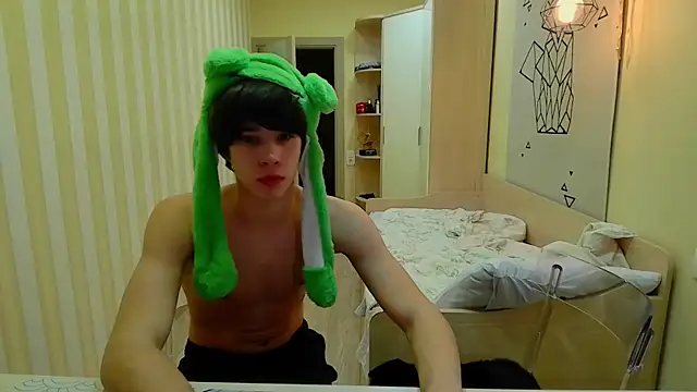 gayGamogey online show from 12-21-25, 05:47