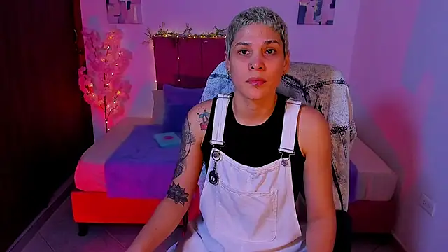 Charlee pink online show from 10-14-25, 11:58