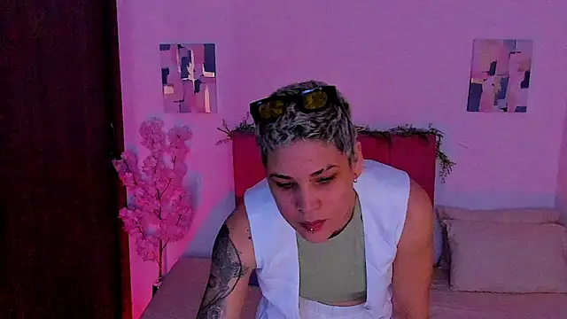 Charlee pink online show from 10-24-25, 05:34