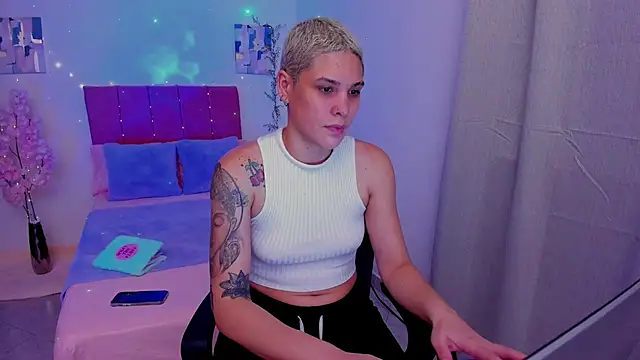 Charlee pink online show from 09-22-25, 12:49