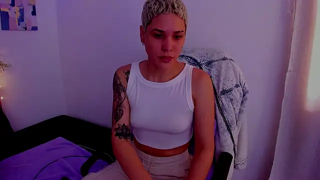 Charlee pink online show from 10-05-25, 04:53