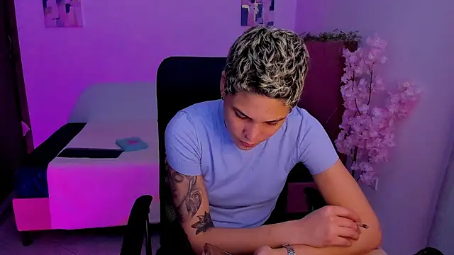 Charlee pink online show from 11-10-25, 08:47