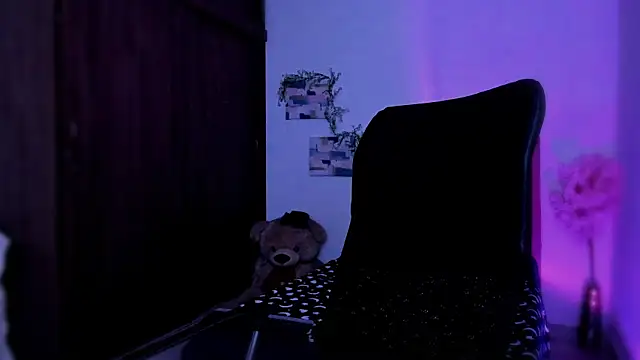 Charlee pink online show from 02-10-26, 04:50