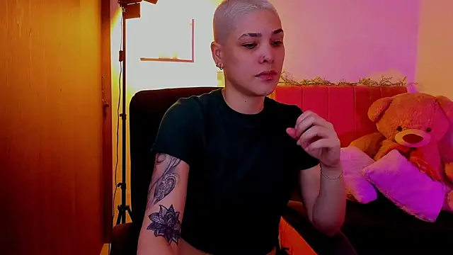 Charlee pink online show from 04-03-26, 06:58