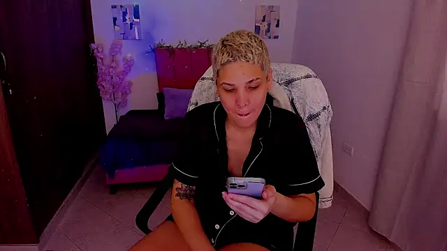 Charlee pink online show from 10-07-25, 03:02