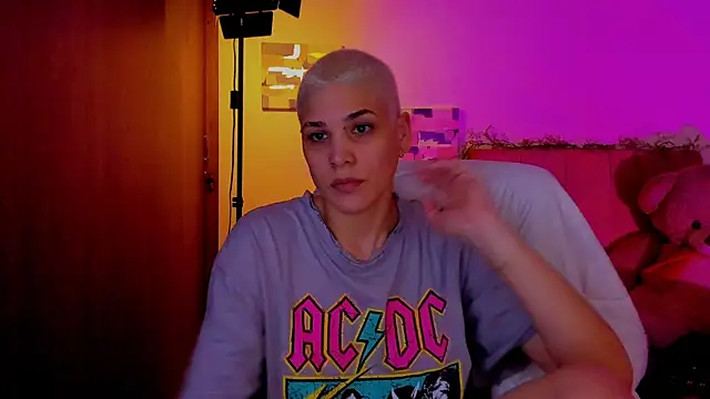 Charlee pink online show from 04-08-26, 01:07