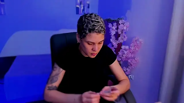 Charlee pink online show from 11-27-25, 07:58