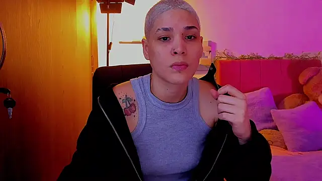 Charlee pink online show from 03-30-26, 08:32