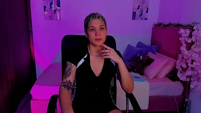 Charlee pink online show from 10-27-25, 08:32