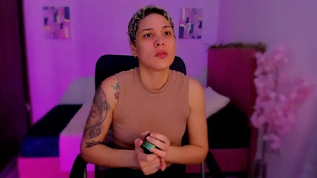 Charlee pink online show from 11-11-25, 05:19