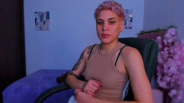 Charlee pink online show from 12-18-25, 05:34