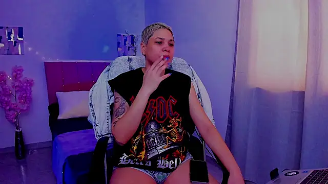 Charlee pink online show from 10-02-25, 06:11