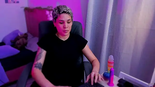 Charlee pink online show from 11-29-25, 04:56