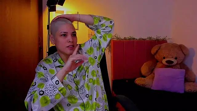 Charlee pink online show from 04-04-26, 01:39