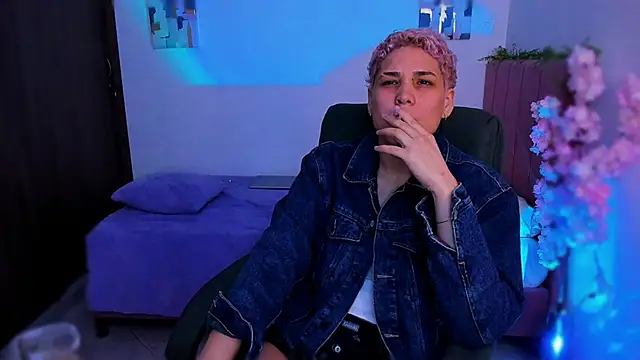 Charlee pink online show from 12-19-25, 05:54