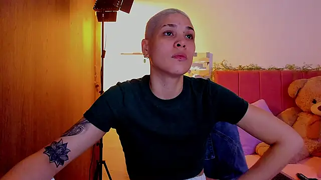 Charlee pink online show from 03-21-26, 08:24