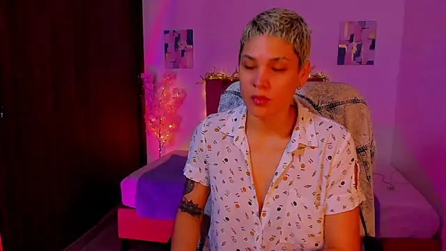 Charlee pink online show from 10-13-25, 06:20
