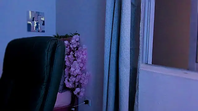 Charlee pink online show from 12-15-25, 07:03