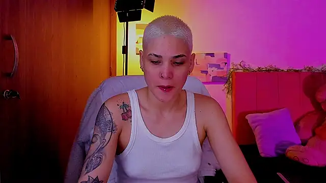 Charlee pink online show from 04-07-26, 12:18