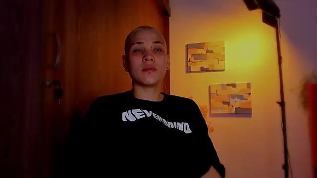 Charlee pink online show from 03-12-26, 05:50