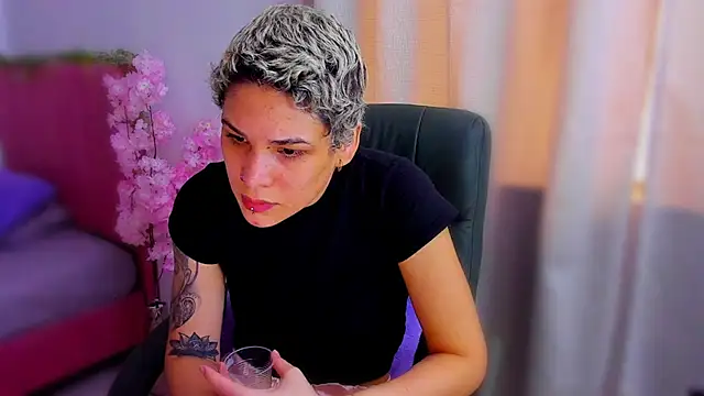 Charlee pink online show from 11-19-25, 03:34