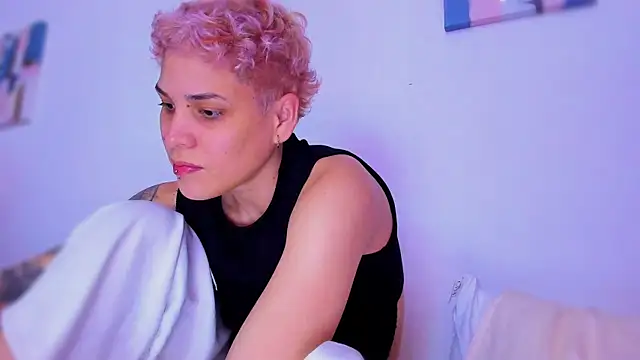 Charlee pink online show from 12-21-25, 04:14