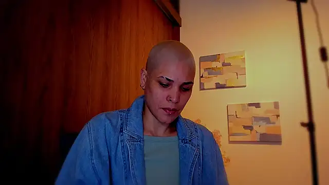 Charlee pink online show from 03-09-26, 07:06