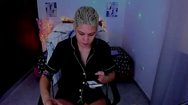 Charlee pink online show from 10-06-25, 11:22