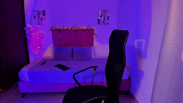 Charlee pink online show from 10-12-25, 04:30